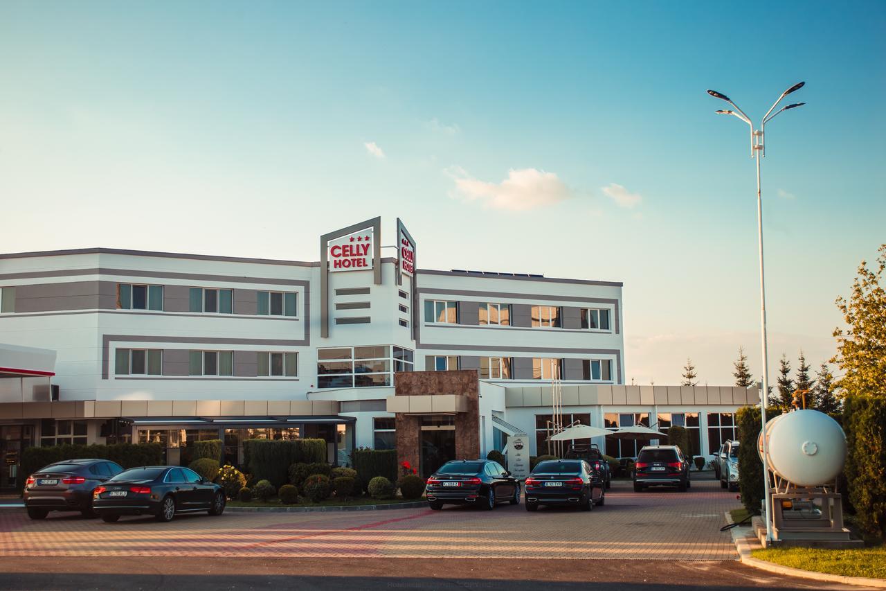 Celly Hotel ピテシュティ エクステリア 写真